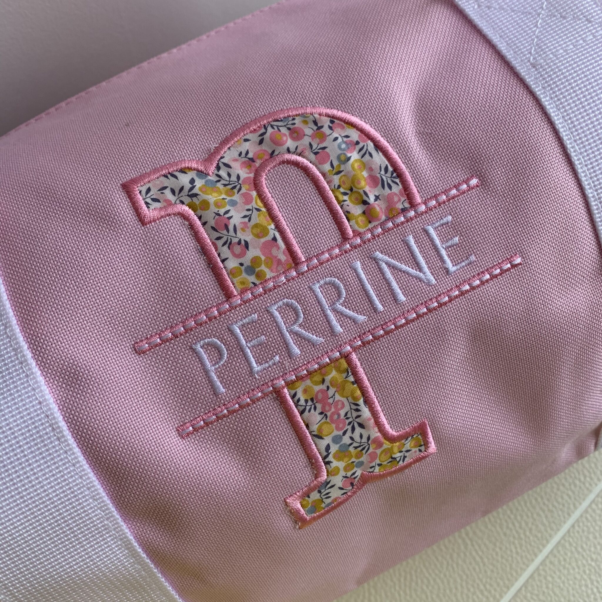 Le petit sac polochon lettrine