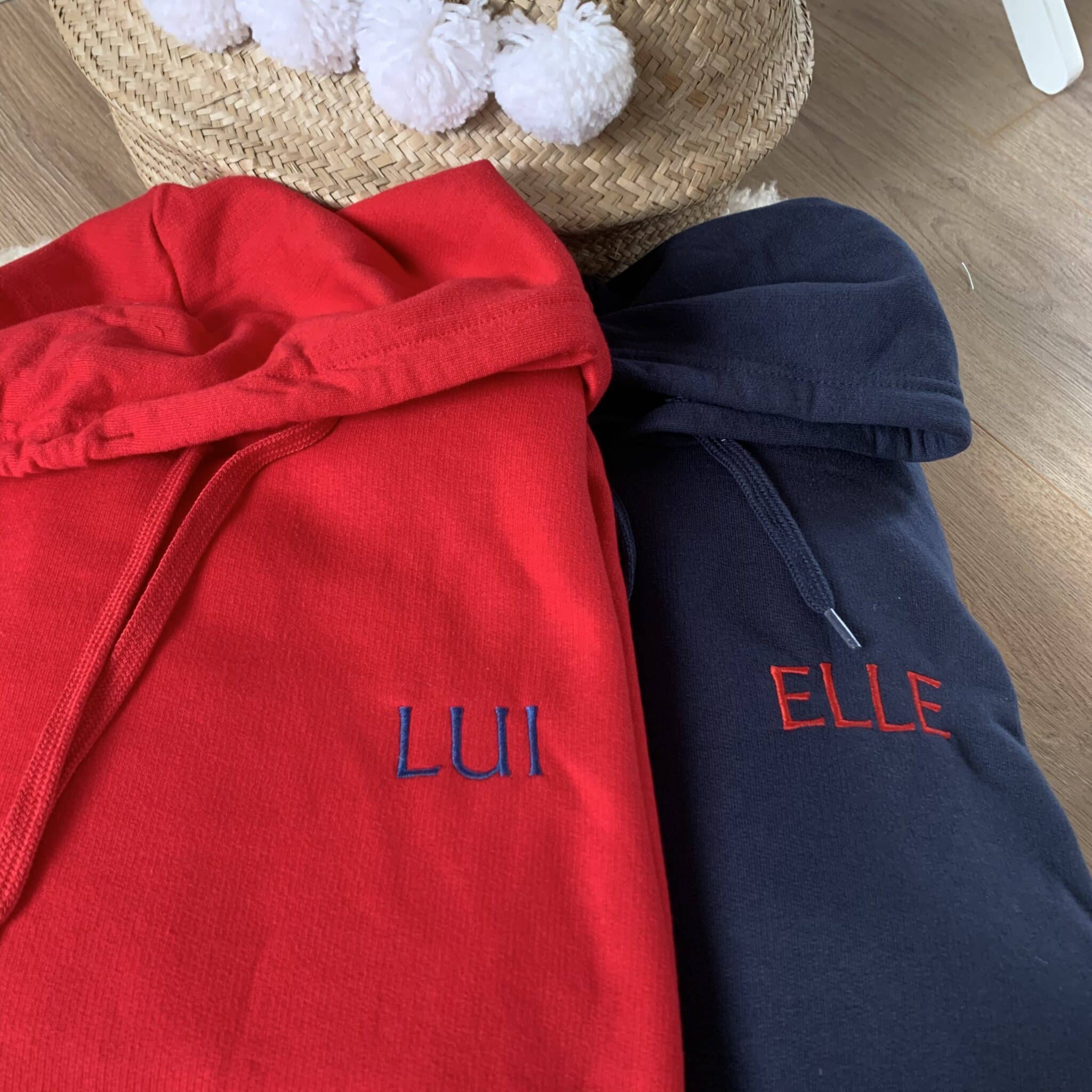 Le sweat à capuche adulte